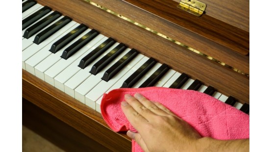 Làm thế nào để giữ các phím đàn piano của bạn sạch sẽ và an toàn?