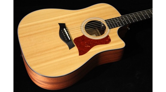 Một vài cây guitar acoustic Taylor đáng mua