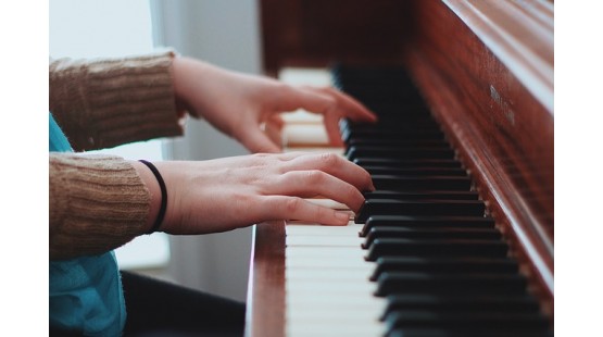Gợi ý 4 cách đơn giản để cải thiện kỹ thuật chơi piano của bạn