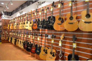 Những gói combo guitar tại Việt Thương Music Fair 2022