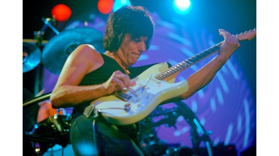 Tay guitar huyền thoại Jeff Beck và Fender Stratocaster