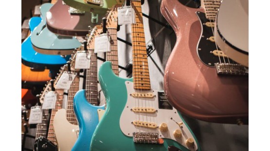 FENDER PLAYER SERIES STRATOCASTER - MADE IN MEXICO WITH NEW INNOVATIONS