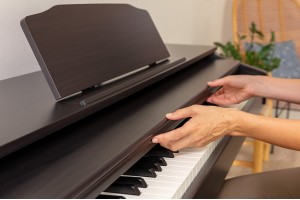 Đàn piano điện Roland RP-30 phù hợp với ai?