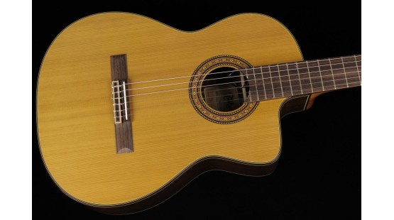 Review kiệt tác đàn guitar cổ điển thủ công Takamine TC132SC