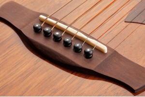 Ngựa đàn guitar là gì và vai trò của nó