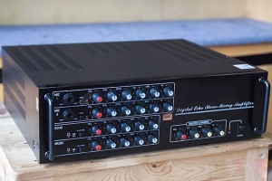 Mua amply cũ: 6 kinh nghiệm cần bỏ túi ngay