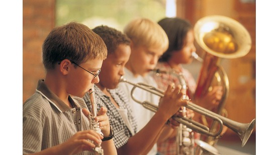 Khảo sát cho thấy 9 trong 10 đứa trẻ muốn học một loại nhạc cụ