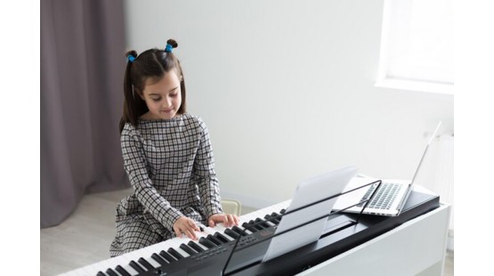 Mua đàn Piano cho bé cần lưu ý những gì?
