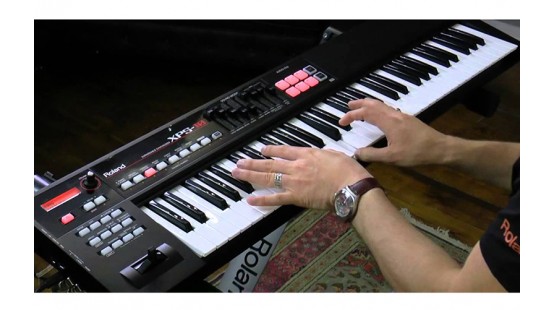 Roland XPS-10 - Synthesizer Keyboard cho ban nhạc nhỏ