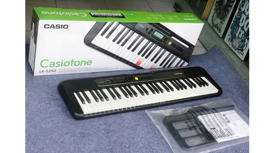 Casiotone LK-S250 – Khởi đầu hoàn hảo cho trẻ trên con đường âm nhạc