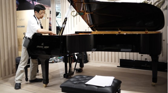 Việt Thương Music training kỹ thuật cùng Mr. Takanori Otake - Master Piano Artisan đến từ Kawai