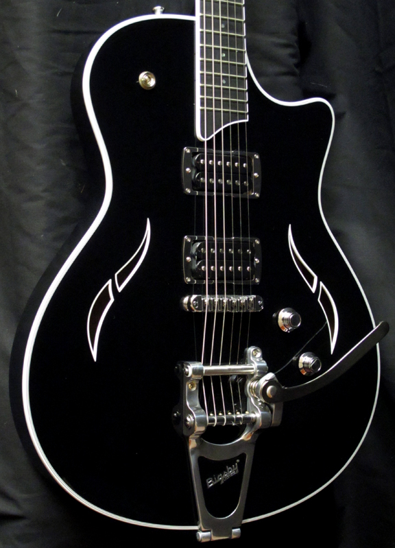 Đàn Guitar TayLor T3 Black