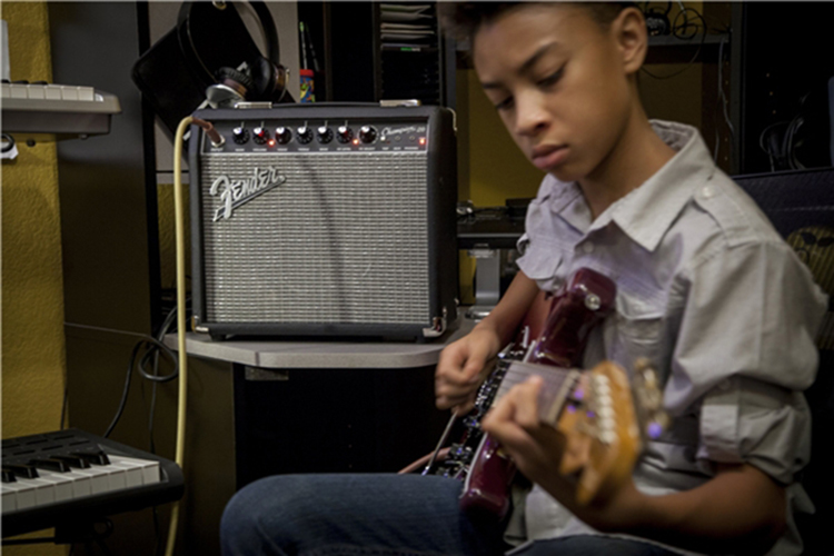 Amplifier Fender giá rẻ cho các tín đồ guitar điện tháng 12