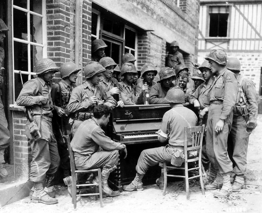 Khi đàn piano xuất hiện trong chiến tranh