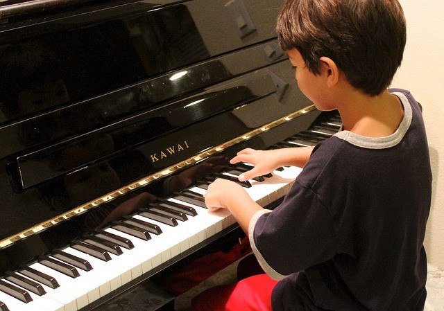 Những yếu tố cần biết khi lần đầu mua đàn piano điện