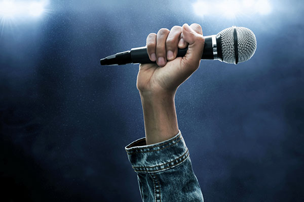 Micro không dây: 12 tính năng vượt trội bạn nên biết