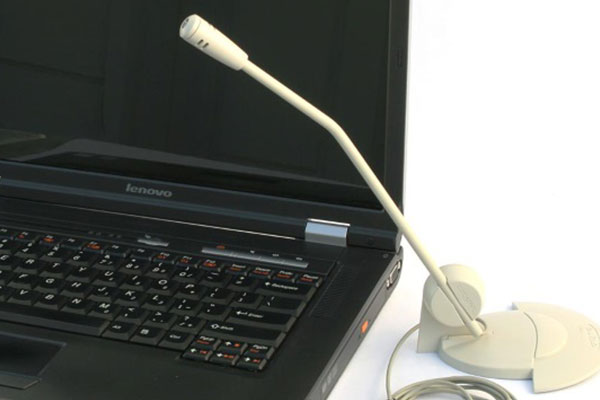 Xác định cổng kết nối micro có dây với máy tính